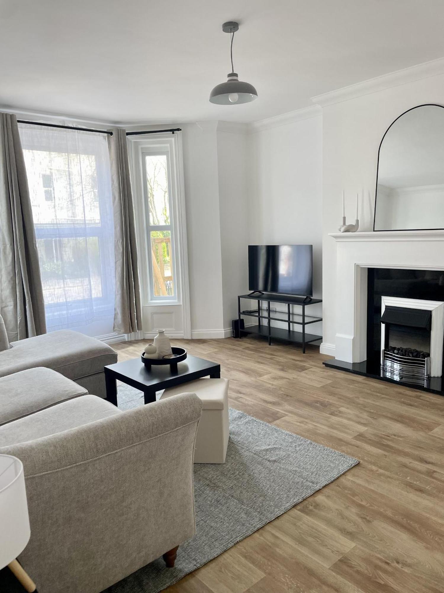 New Apartment In Town Centre Борнмут Экстерьер фото